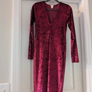 Red Knee Length, Long Sleeve Polyester /Spandex Dress, Party Dress:  Size Large